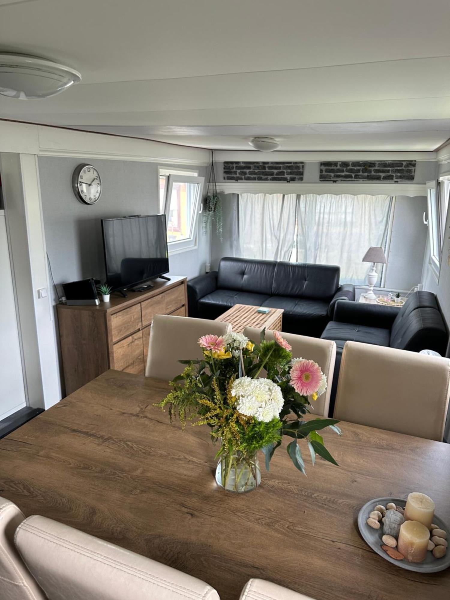Bungalow Aan De Thoolse Kust Poortvliet Exterior foto